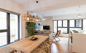 Chezmoihomes Plaza Nueva Luxury